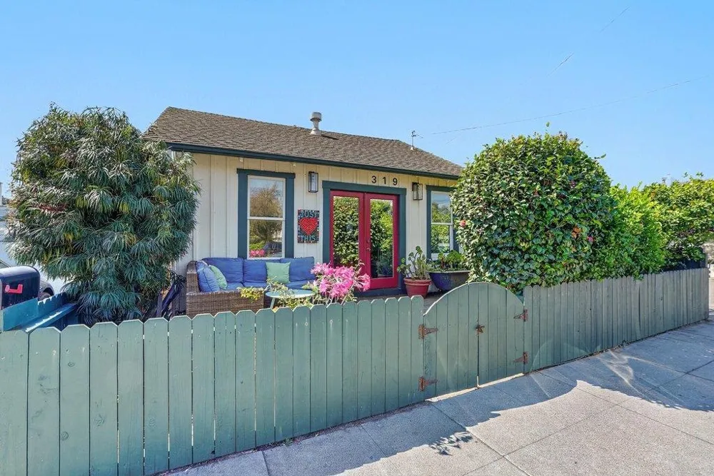 319 Seabright Avenue Santa Cruz, CA 95062