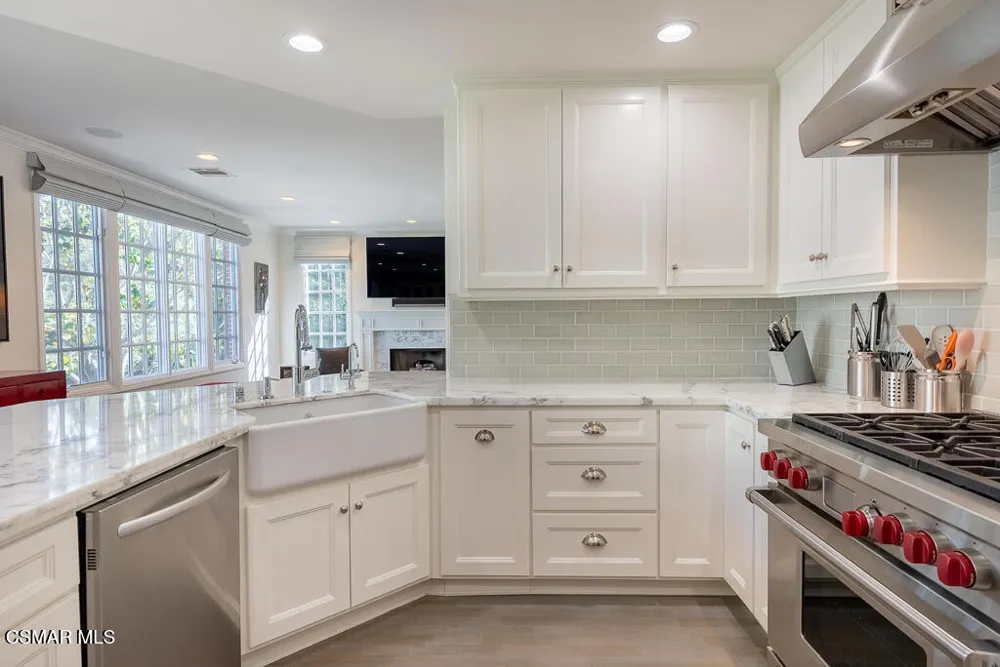 2491 Swanfield Court Thousand Oaks, CA 91361