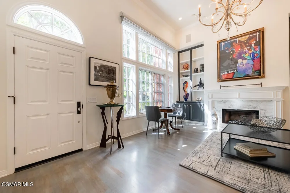 2491 Swanfield Court Thousand Oaks, CA 91361