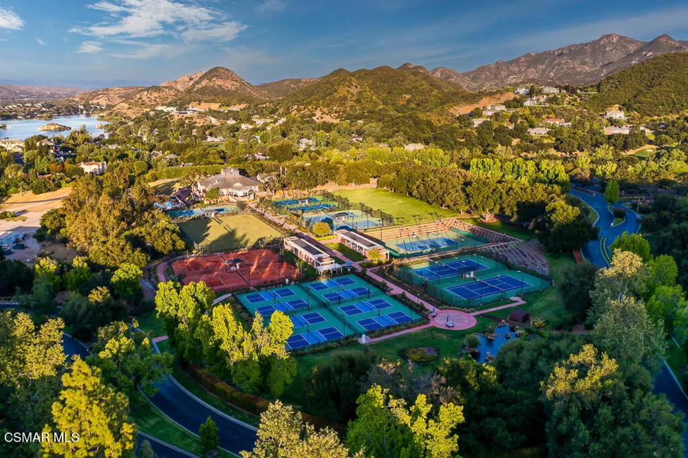 2491 Swanfield Court Thousand Oaks, CA 91361