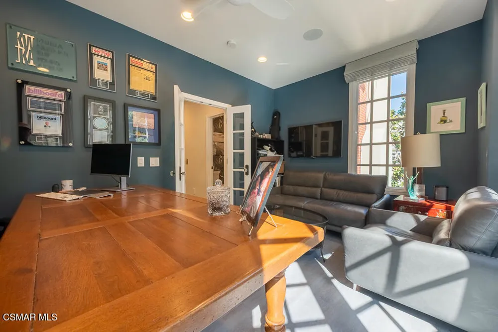 2491 Swanfield Court Thousand Oaks, CA 91361