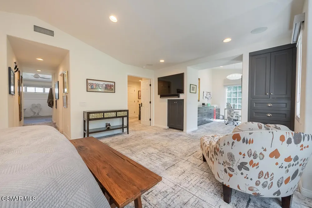 2491 Swanfield Court Thousand Oaks, CA 91361