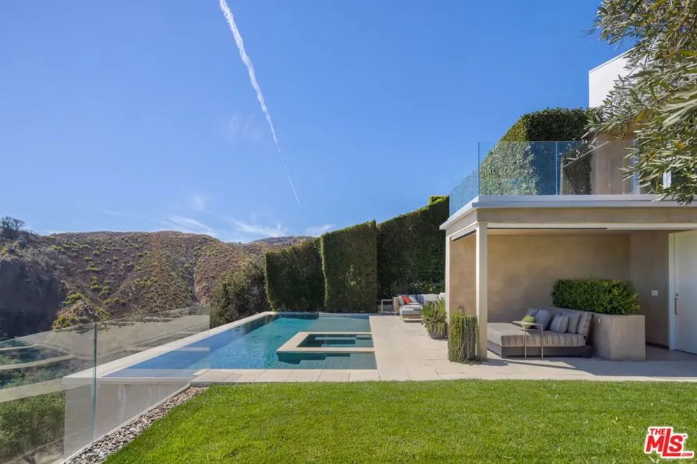 1550 Casale Road Pacific Palisades, CA 90272