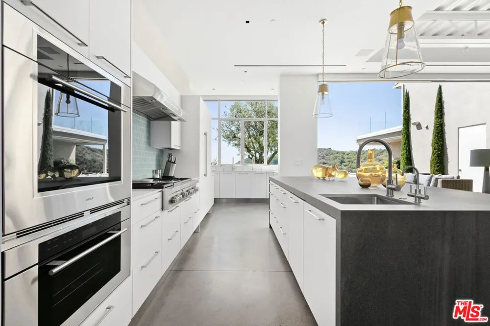 1550 Casale Road Pacific Palisades, CA 90272