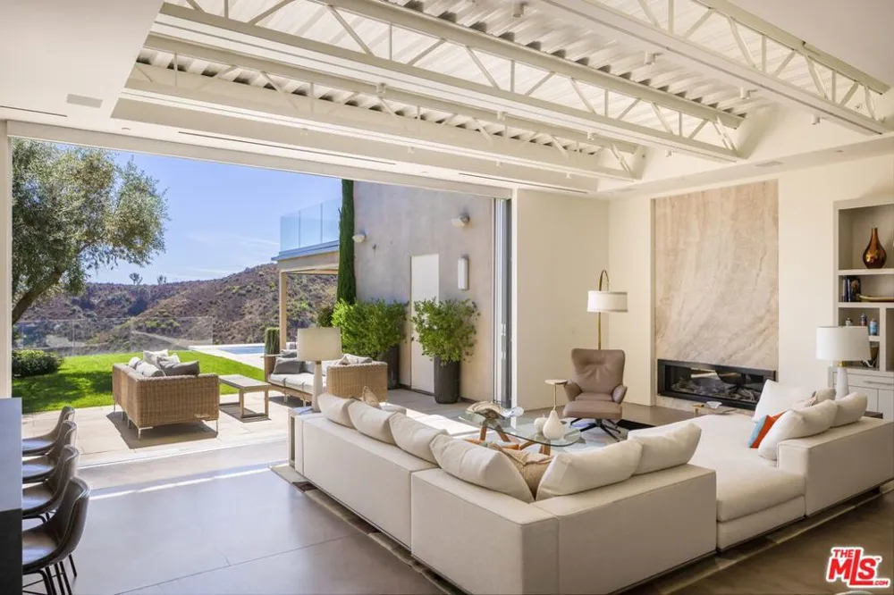 1550 Casale Road Pacific Palisades, CA 90272