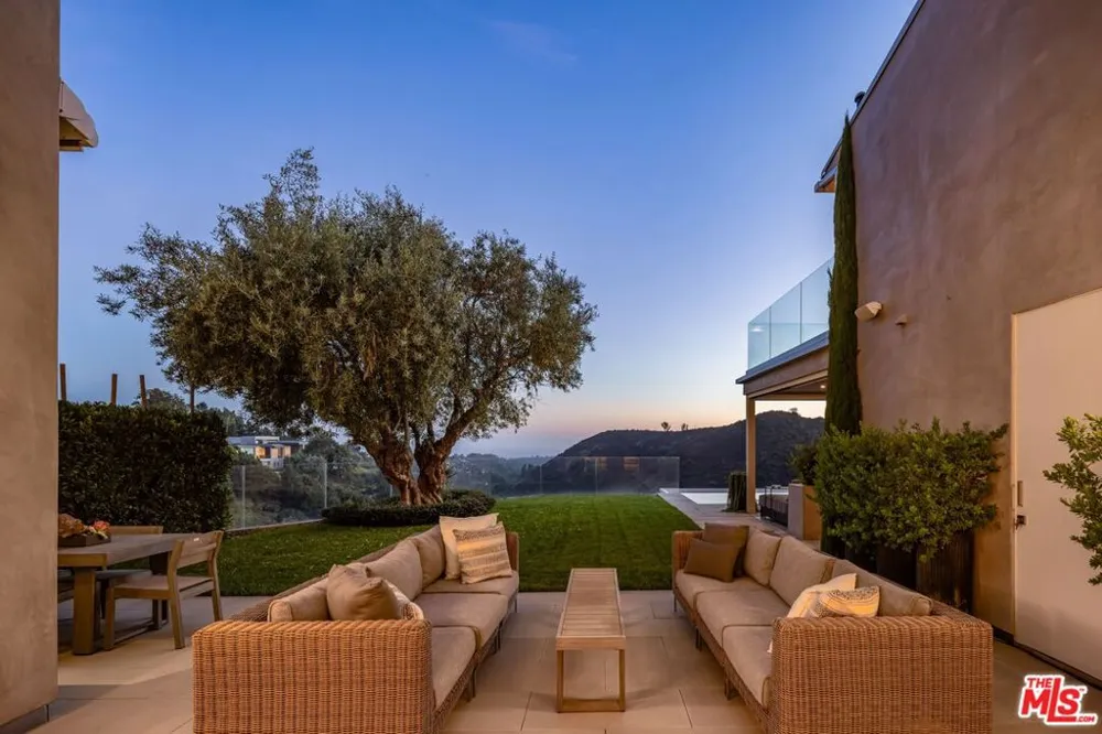 1550 Casale Road Pacific Palisades, CA 90272