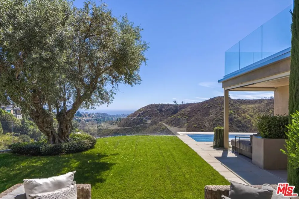 1550 Casale Road Pacific Palisades, CA 90272