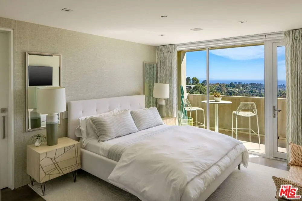 1550 Casale Road Pacific Palisades, CA 90272