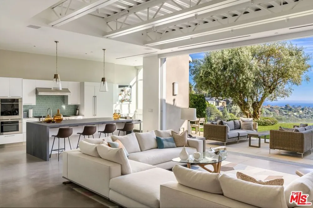 1550 Casale Road Pacific Palisades, CA 90272