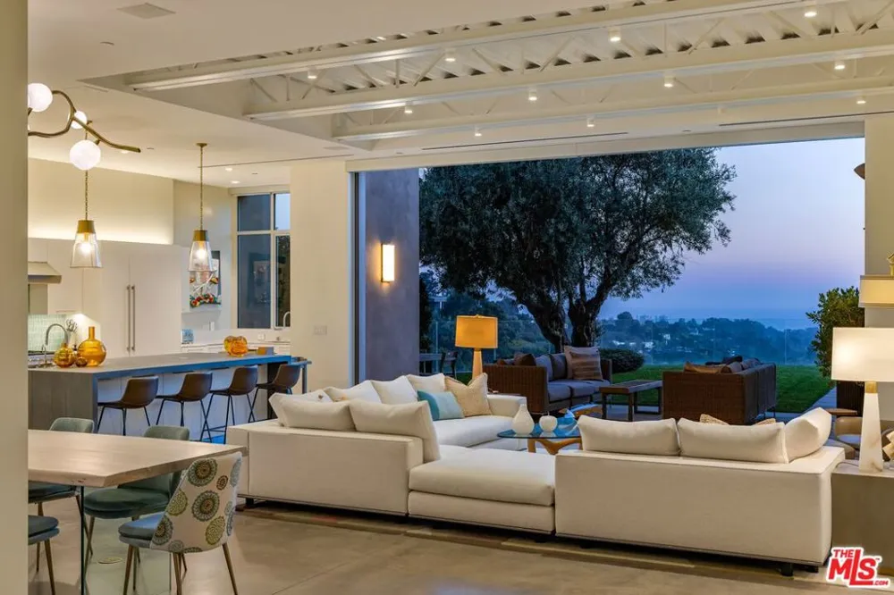 1550 Casale Road Pacific Palisades, CA 90272