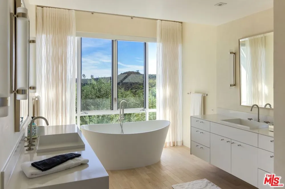 1550 Casale Road Pacific Palisades, CA 90272