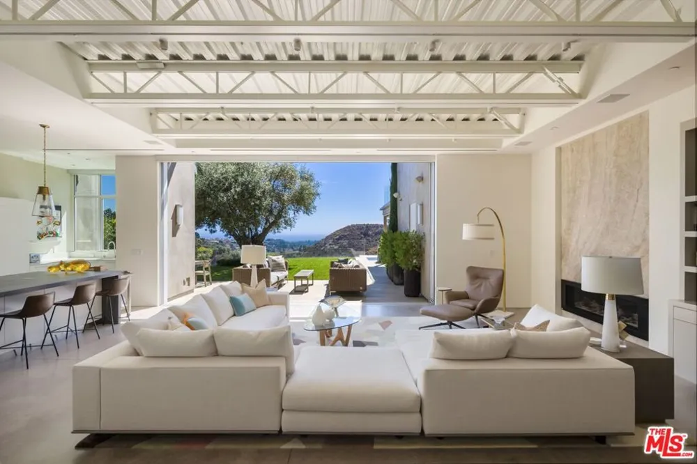1550 Casale Road Pacific Palisades, CA 90272