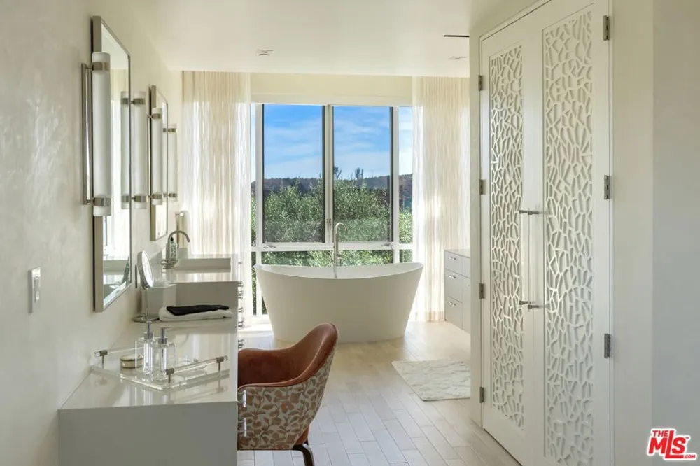 1550 Casale Road Pacific Palisades, CA 90272