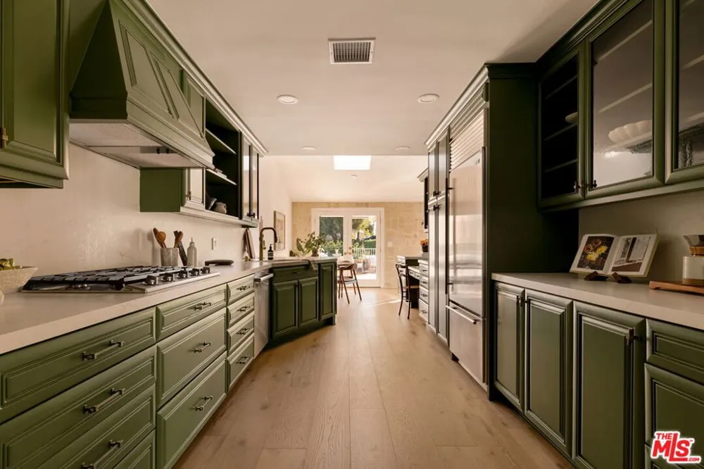 4707 Park Olivo Calabasas, CA 91302