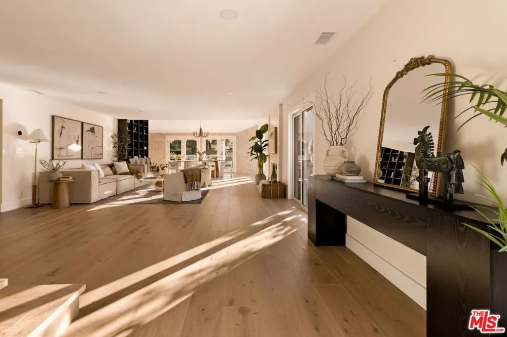 4707 Park Olivo Calabasas, CA 91302
