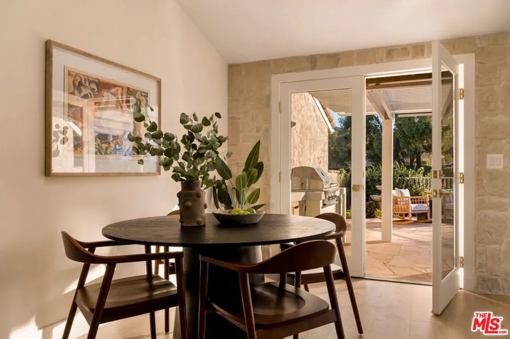 4707 Park Olivo Calabasas, CA 91302