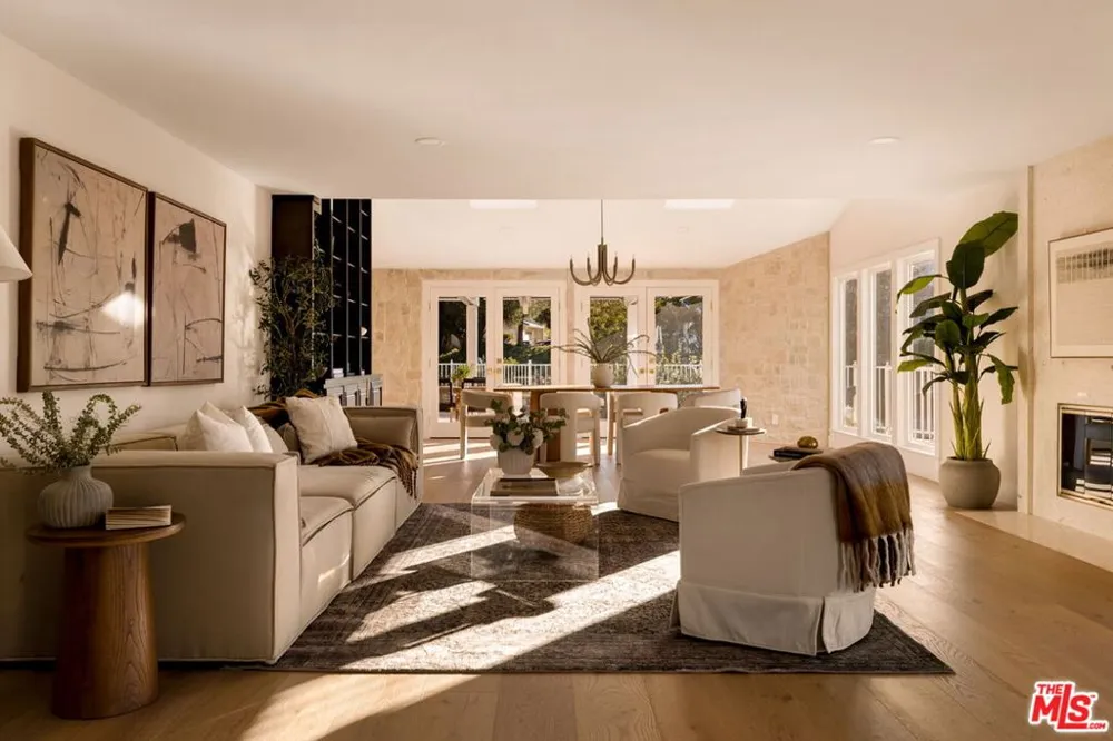 4707 Park Olivo Calabasas, CA 91302