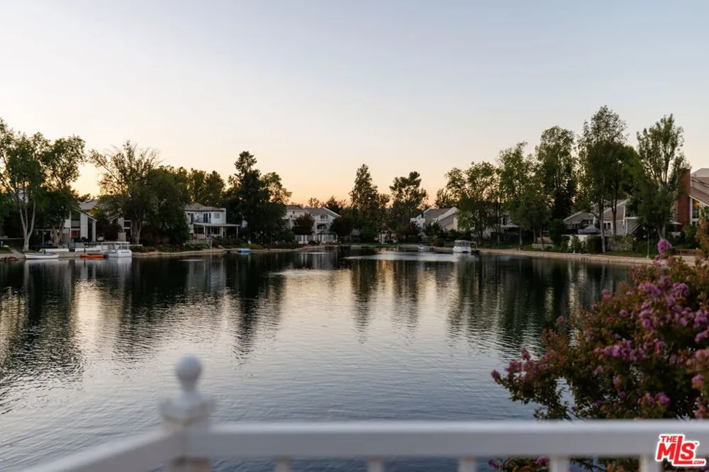 4707 Park Olivo Calabasas, CA 91302