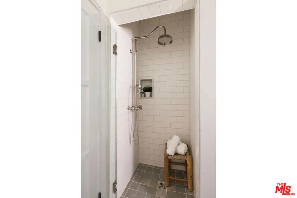1106 S Cochran Avenue Los Angeles, CA 90019