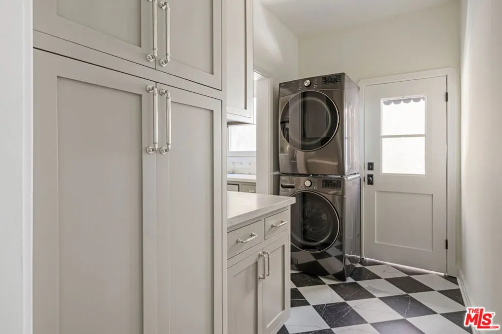 1106 S Cochran Avenue Los Angeles, CA 90019