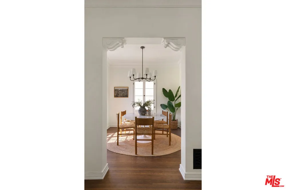 1106 S Cochran Avenue Los Angeles, CA 90019