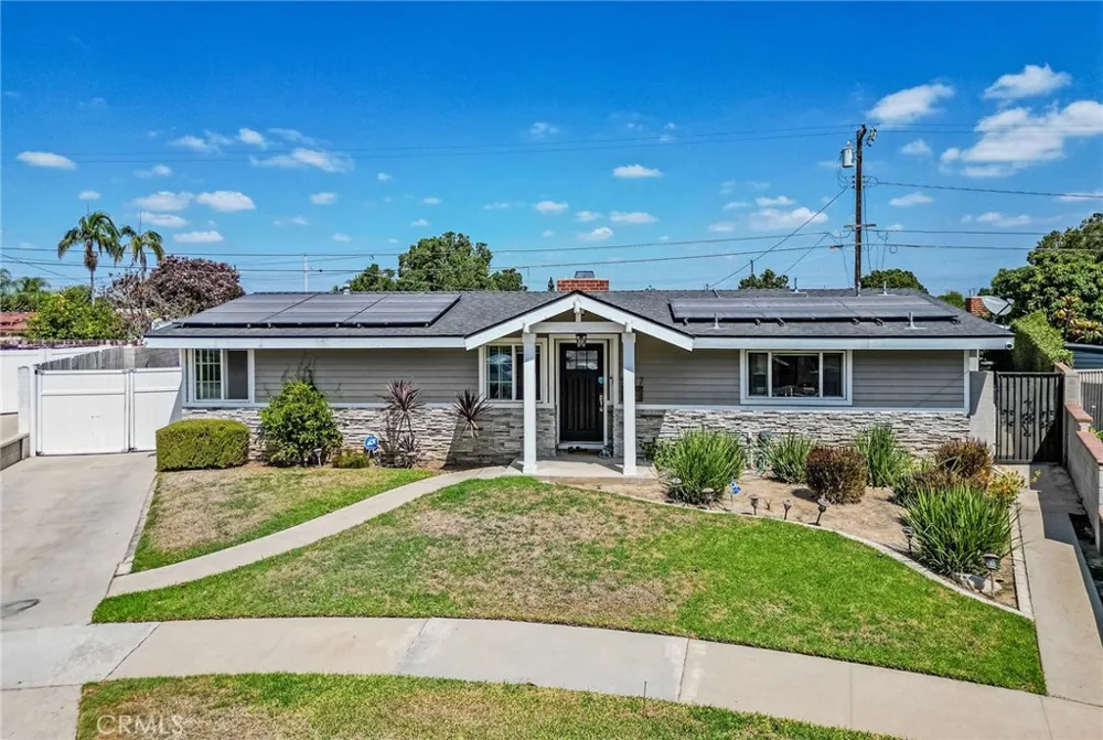 5817 Los Cientos Buena Park, CA 90620