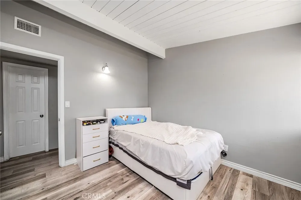 5817 Los Cientos Buena Park, CA 90620