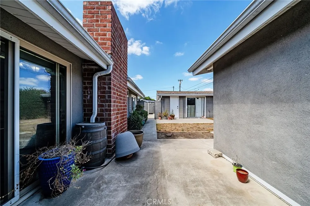 5817 Los Cientos Buena Park, CA 90620