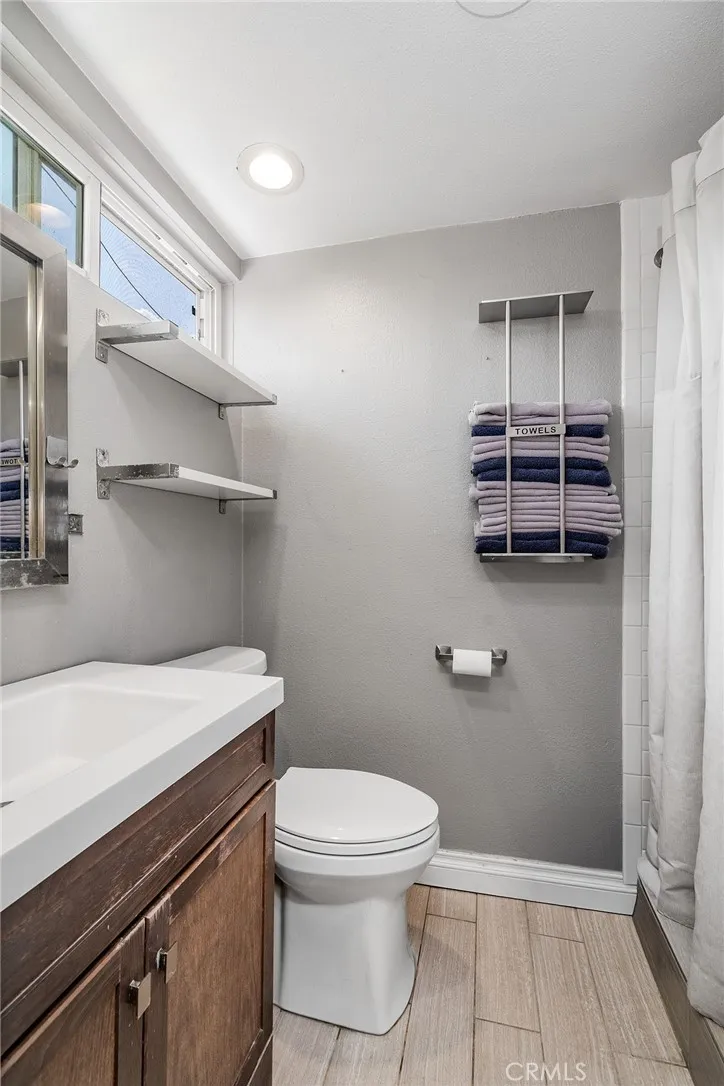 5817 Los Cientos Buena Park, CA 90620