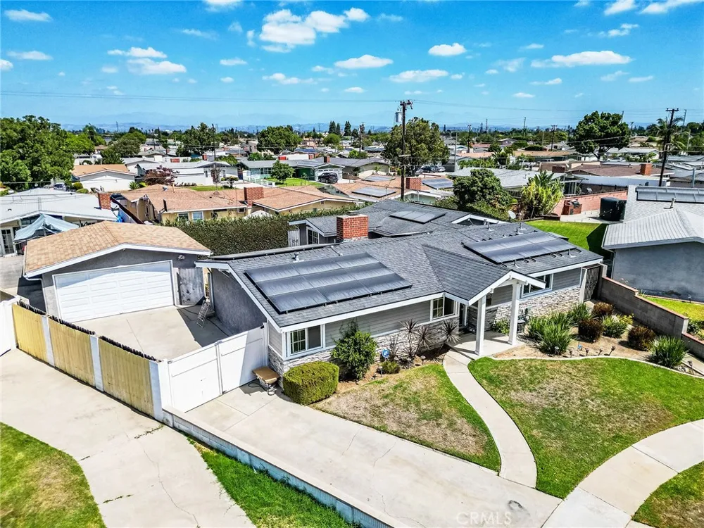 5817 Los Cientos Buena Park, CA 90620