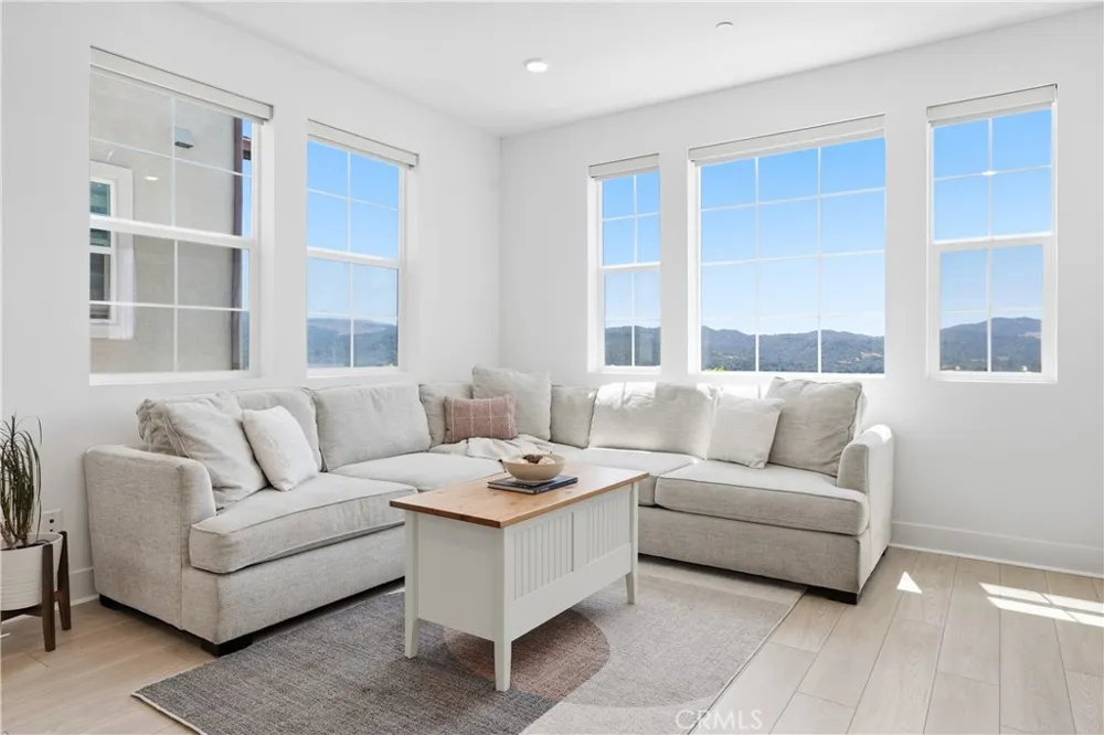 232 Heartland Way Rancho Mission Viejo, CA 92694