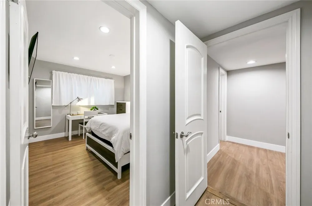 3716 Crownridge Sherman Oaks, CA 91403