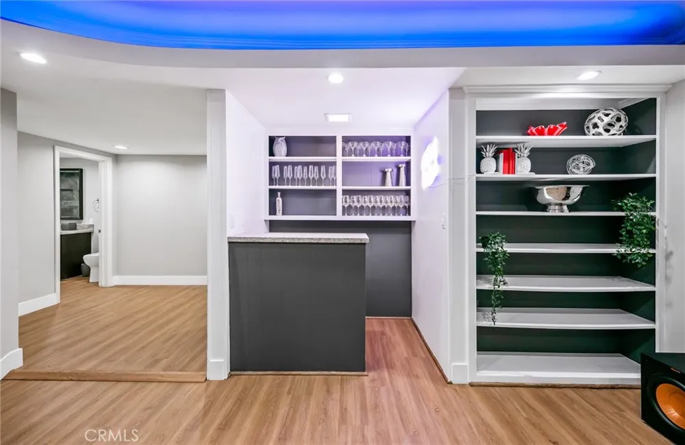 3716 Crownridge Sherman Oaks, CA 91403