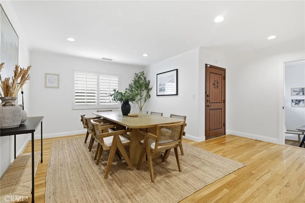 17717 Miranda Encino, CA 91316