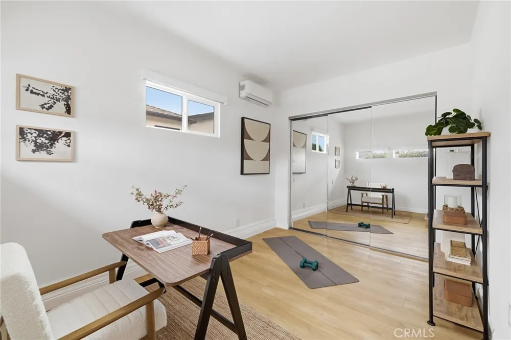 17717 Miranda Encino, CA 91316
