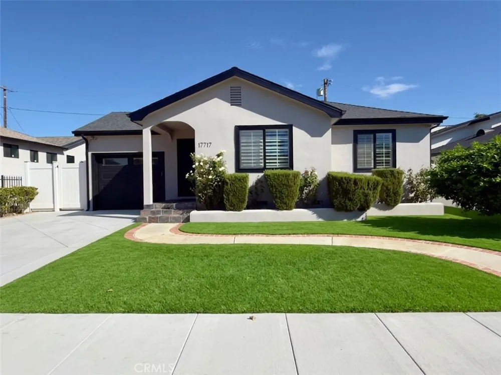 17717 Miranda Encino, CA 91316