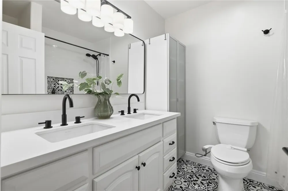 17717 Miranda Encino, CA 91316