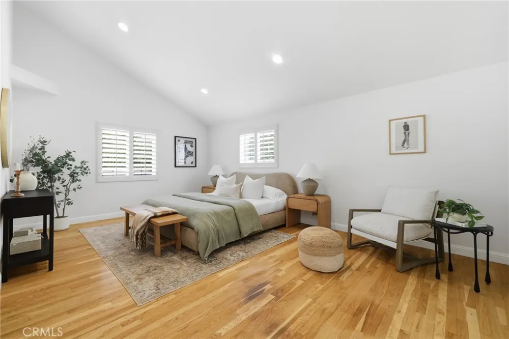 17717 Miranda Encino, CA 91316
