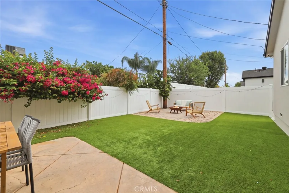 17717 Miranda Encino, CA 91316