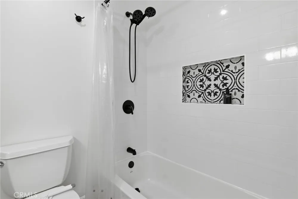 17717 Miranda Encino, CA 91316