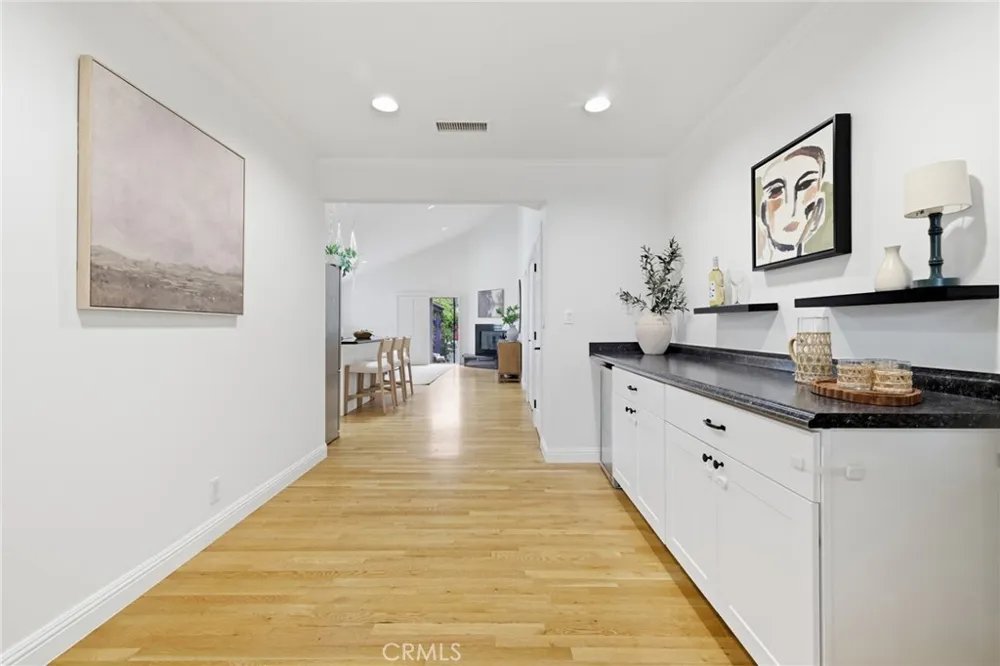 17717 Miranda Encino, CA 91316