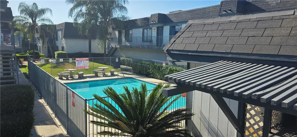 1319 Oakwood Drive #11 San Bernardino, CA 92405