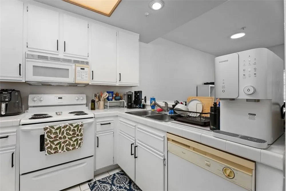 2960 Champion Way #1008 Tustin, CA 92782
