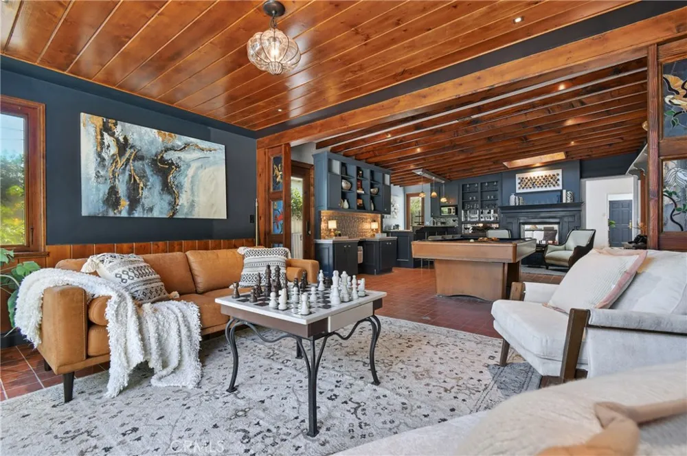 5546 Strohm North Hollywood, CA 91601