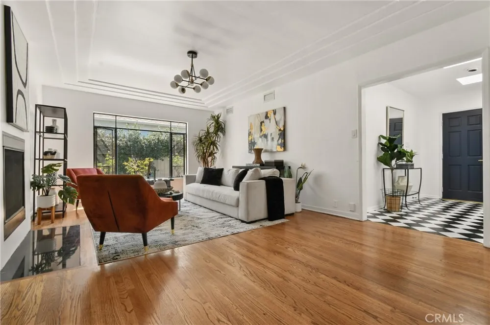 5546 Strohm North Hollywood, CA 91601