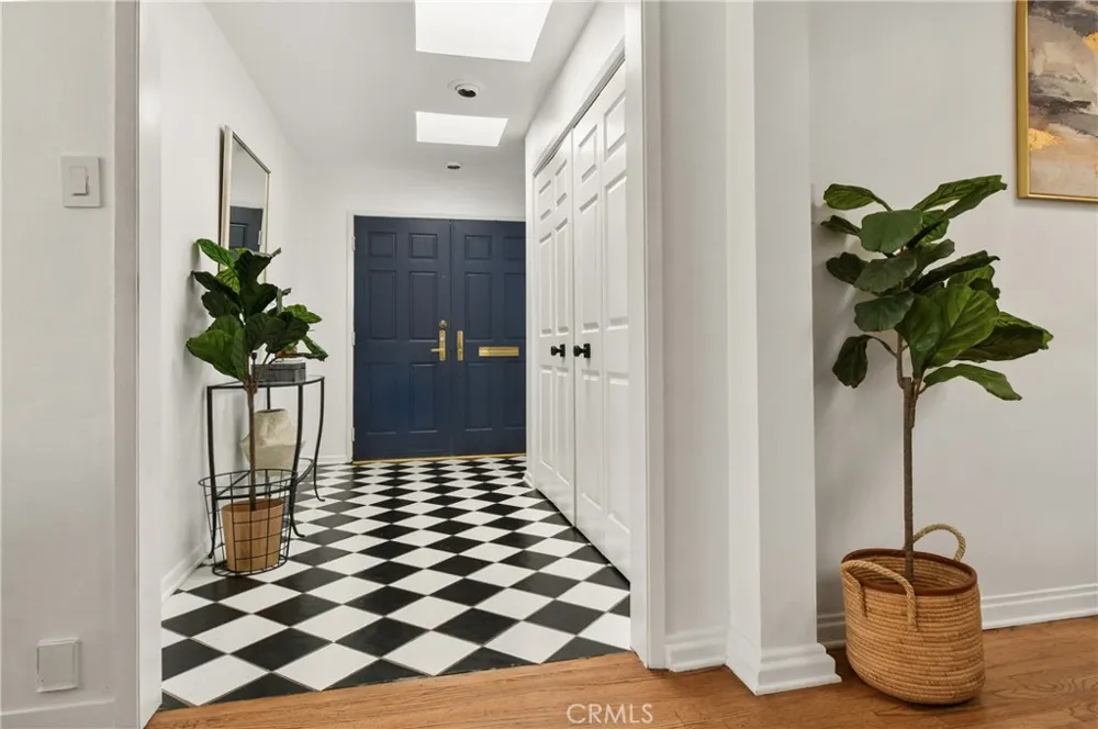 5546 Strohm North Hollywood, CA 91601