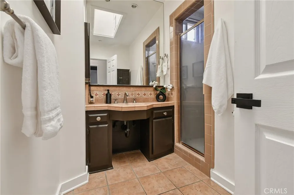 5546 Strohm North Hollywood, CA 91601