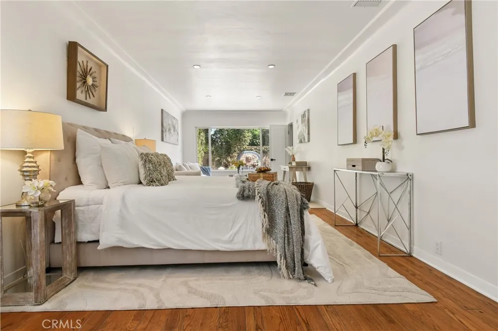 5546 Strohm North Hollywood, CA 91601