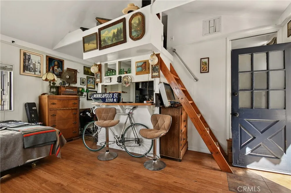 5546 Strohm North Hollywood, CA 91601