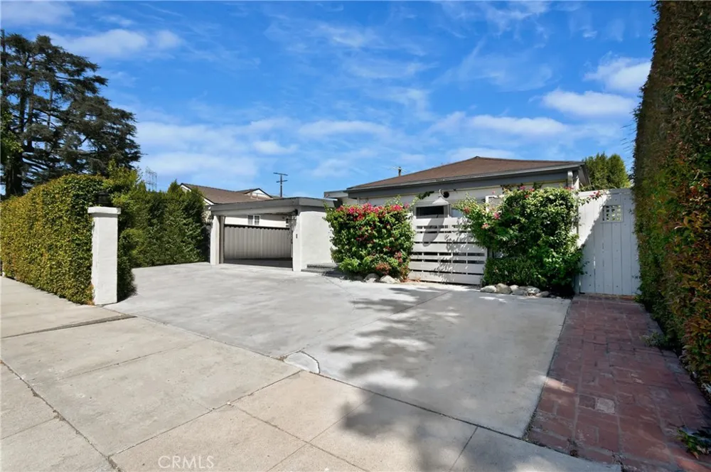 5546 Strohm North Hollywood, CA 91601